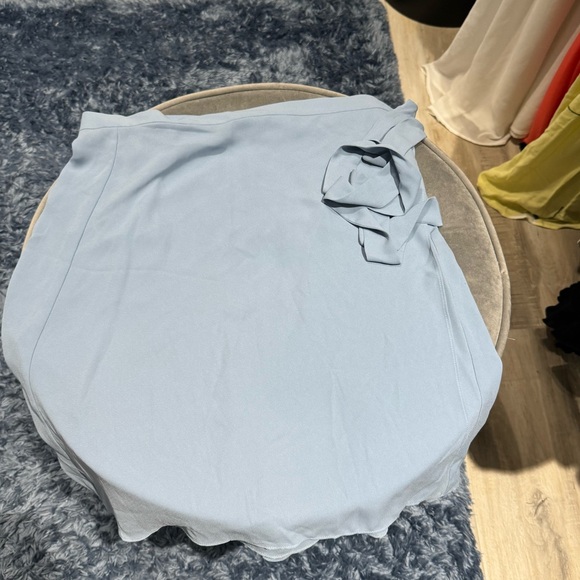 BCBGMAXAZRIA NWOT pale blue wrap skirt with tie waist size M. - Picture 2 of 6